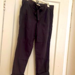 Women’s summer pants by Lou & Grey.